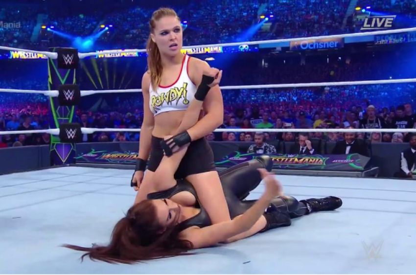 Ронда Роузи успешно дебютировала в рестлинге на шоу WrestleMania 34