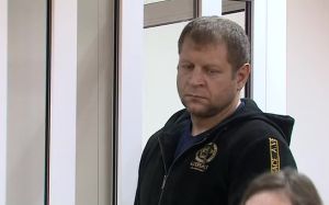 Александр Емельяненко лишен прав на 1,5 года и оштрафован на 30 тысяч рублей