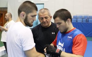 Хабиб Нурмагомедов сообщил, что его брат Умар может подписать контракт с UFC
