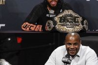 Даниэль Кормье: UFC должны заплатить Деметриусу Джонсону миллион долларов за бой с Ти Джеем Диллашоу