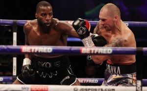 Лоуренс Околи нокаутировал Кшиштофа Гловацки, завоевав титул WBO в первом тяжелом весе