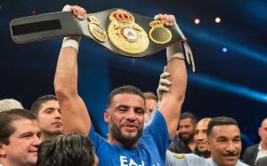 Майкл Хантер отреагировал на решение WBA вернуть Чарру титул "регулярного" чемпиона мира