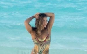  Фотосессия Ронды Роузи на Багамских островах 