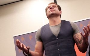 Александр Емельяненко заявил, что нашел себе невесту