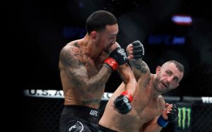Ариэль Хельвани сообщил, что на UFC 251 могут состояться три титульных боя, включая реванш Волкановски - Холлоуэй