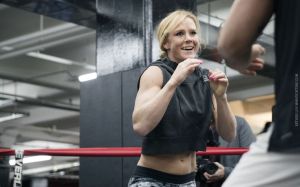 Холли Холм проведет следующий бой против Меган Андерсон на турнире UFC 225