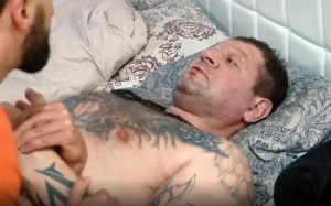 Александр Емельяненко пожаловался на нежелание тренироваться: "Ноги не идут в спортзал"