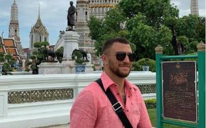 Василий Ломаченко выложил видео тренировок по ММА в Таиланде