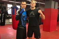 Александр Волков провел тренировку по боксу с футболистом Артемом Дзюбой