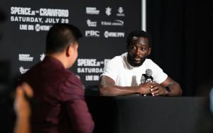 Генеральный директор Mayweather Promotions объяснил, почему Кроуфорду не стоит рассчитывать на бой с Цзю
