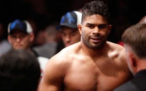 Алистар Оверим: "Когда все наладится, UFC будут первыми, кто проведет ивент"