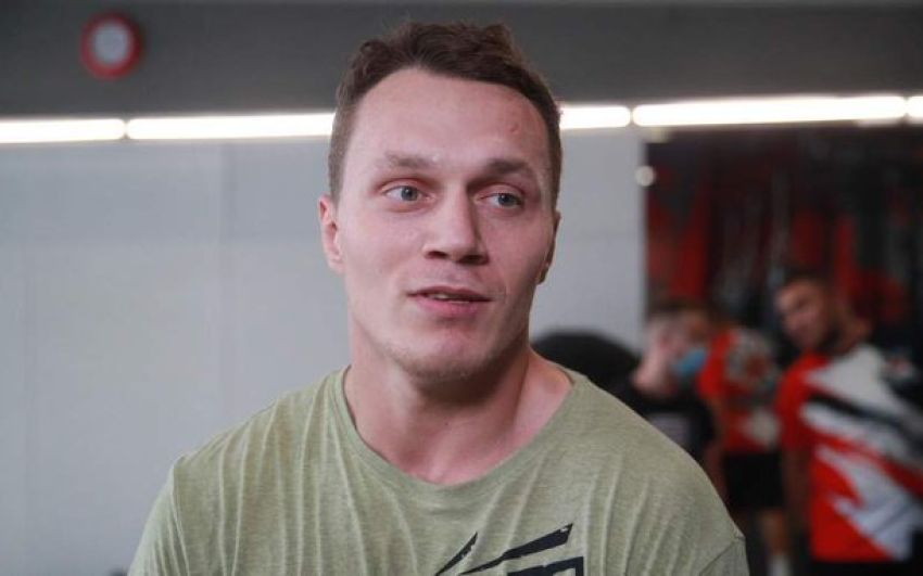 Артем Тарасов недоволен судейством в бою с Тайсоном Дижоном: "Этот РЕН ТВ з***ал на мне растить звезд"