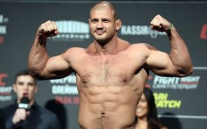 Иван Штырков объяснил, почему UFC невыгодно продвигать российских бойцов