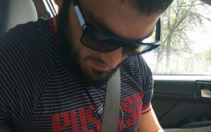 Артур Бетербиев подписал контракт на бой с Келленгом 29 июля