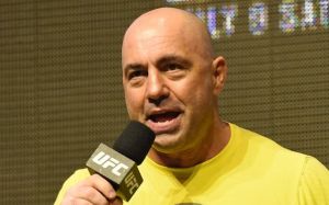 Джо Роган: "Если Нурмагоедов завершит карьеру, Оливейра с Порье должны оспорить титул"