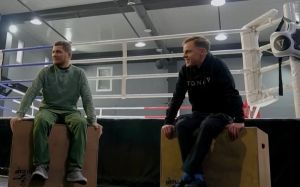 Тренер Беринчика: "В Англии про бокс с тобой может даже бомж поговорить"