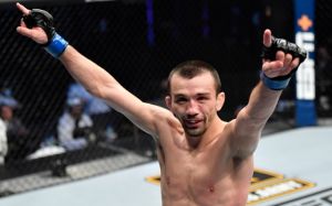 Али Багаутинов: "Если Аскаров правильно подойдет к поединку с Фигейреду, то может выиграть"