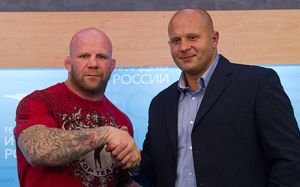 Монсон не хочет, чтобы Емельяненко дрался с Тайсоном