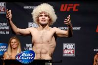 Хабиб Нурмагомедов сделал вес перед турниром UFC 223 в Бруклине