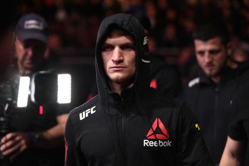 Непобежденный российский боец UFC Мовсаер Евлоев узнал имя следующего соперника