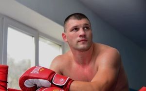 Евгений Романов в первом же раунде нокаутировал Диллона Кармана