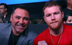 Оскар Де Ла Хойя назвал возможную причину ухода Канело из Golden Boy