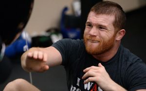 Тренер Сондерса: "Вам не нужно иметь тяжелый удар, чтобы побить Канело"