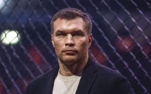 "Здоровье превыше всего". Дрозд отреагировал на отмену боя Бетербиева со Смитом