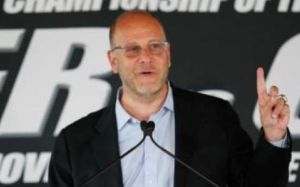 Промоутер Деревянченко оценил решение IBF отобрать титул у Головкина 