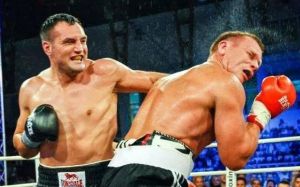 Хаммер хочет нокаутировать Александра Поветкина у него дома