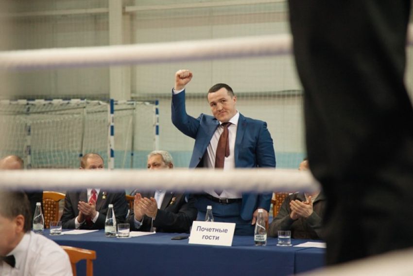 Денис Лебедев: "Я бы придумал что-то вроде пожизненной пенсии для боксера"
