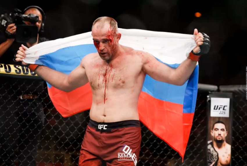 Стал известен следующий соперник Алексея Олейника в UFC