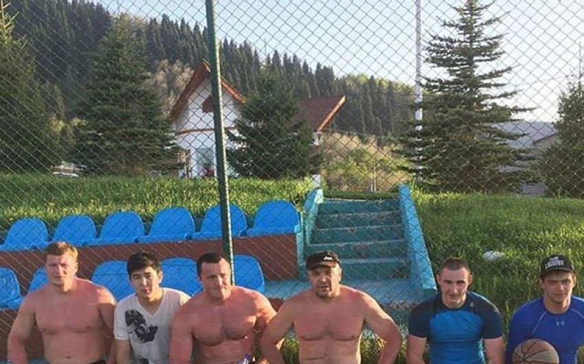 Поветкин и Лебедев во время первого этапа подготовки на физуху в Казахстане