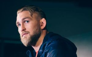 Александр Густафссон предостерегает Люка Рокхолда от перехода в 205 фунтов