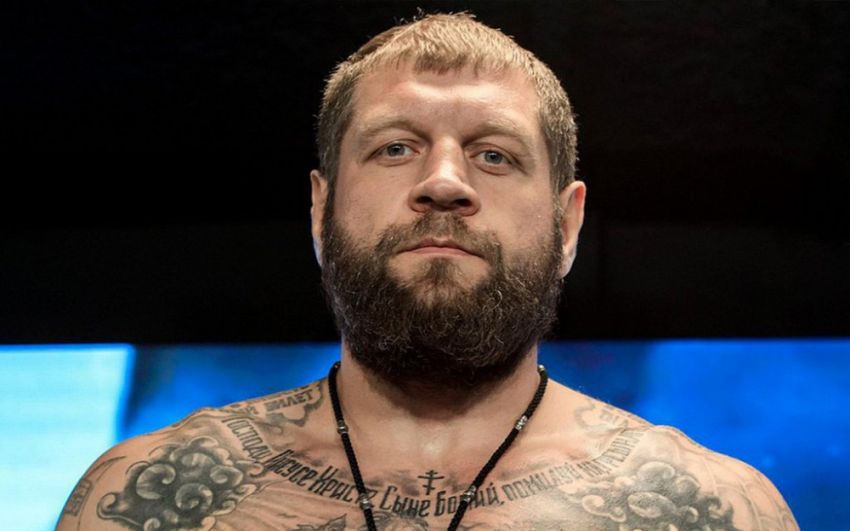 Александр Емельяненко усиленно тренирует борьбу