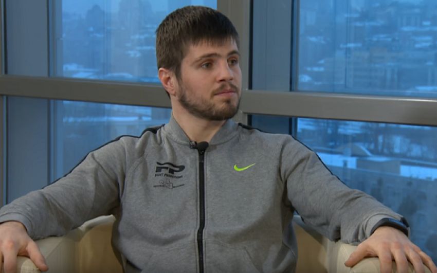  Евгений Хитров о своём участии в шоу "Contender" и о своём боксёрском будущем.