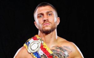 Менеджер Ломаченко рассказал, где лучше провести бой с Люком Кэмпбеллом