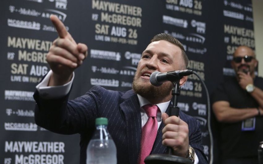 МакГрегор обвинил в проблемах с его микрофоном команду Мейвезера и Showtime