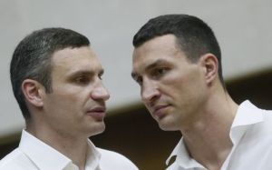 Виталий Кличко предложил Владимиру завершить карьеру после поражения от Фьюри