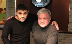 Федор Папазов обратился к Андре Уорду: "Выйди с Ковалевым на третий бой!"