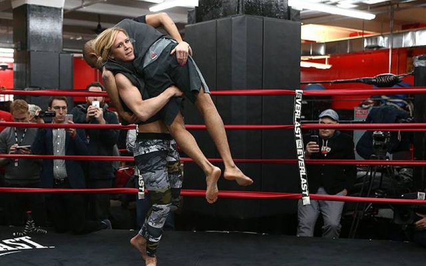 Холли Холм предложили поединок на шоу UFC в Сингапуре
