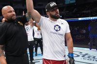 Азамат Мурзаканов досрочно остановил американца Кларка на турнире UFC on ESPN 41