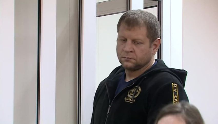 Александр Емельяненко лишен прав на 1,5 года и оштрафован на 30 тысяч рублей