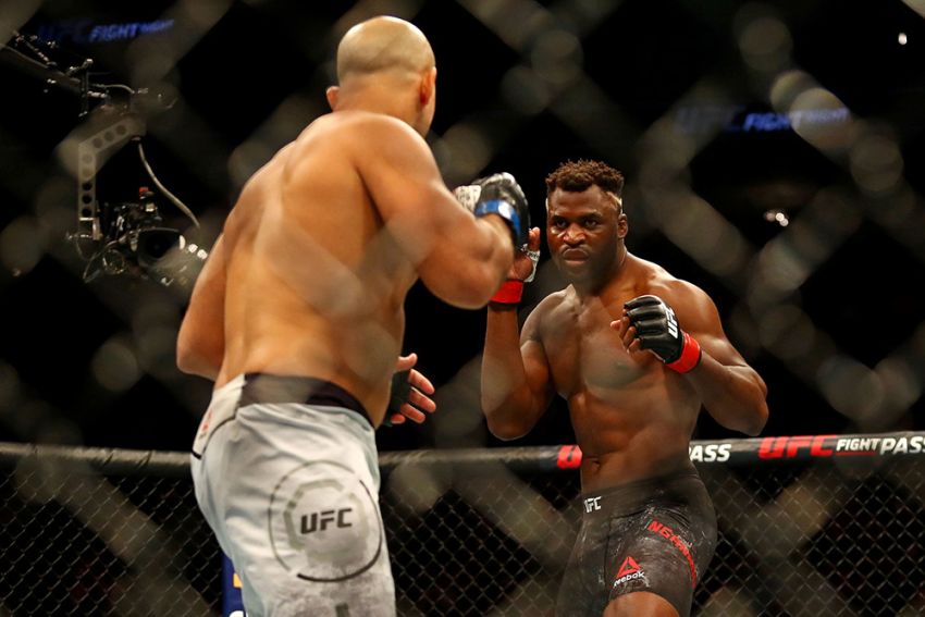 Фото турнира UFC on ESPN 3: Фрэнсис Нганну - Джуниор Дос Сантос