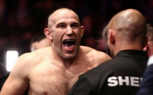 Алексей Олейник отказался подписывать новый контракт с UFC