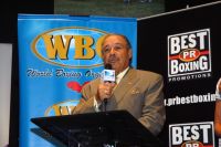 Президент WBO: «Несмотря на бой с Чавесом, чемпионский пояс останется за Альваресом»