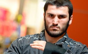 Артур Бетербиев подписал контракт с Top Rank?