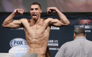 Джеймс Вик заменит Эла Яквинту в бою с Джастином Гэтжи на турнире UFC в Линкольне