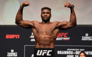 Фрэнсис Нганну объяснил, почему еще не подписал новый контракт с UFC