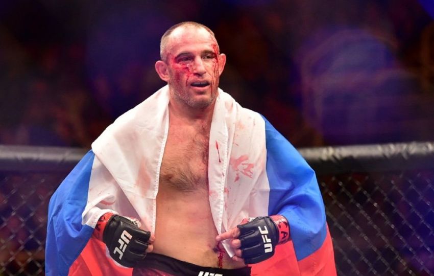 Алексей Олейник рассказал, запрещают ли в UFC российским бойцам выходить под флагом своей страны